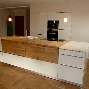 Schüllerküche mit Spezialanfertigung in Echtholz für einen Kunden aus Hiltrup in Münster